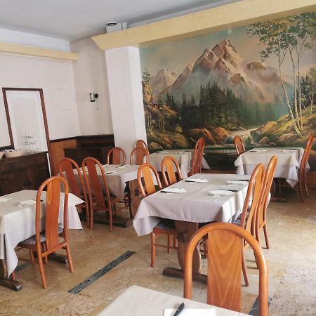 Hotel Le Tourisme Embrun Exterior photo